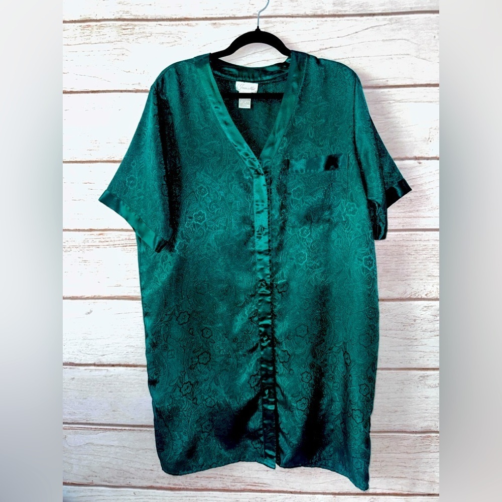 Emerald Green Satin Button-Up Night Shirt Size Sm Lightweight Silky Loungewear